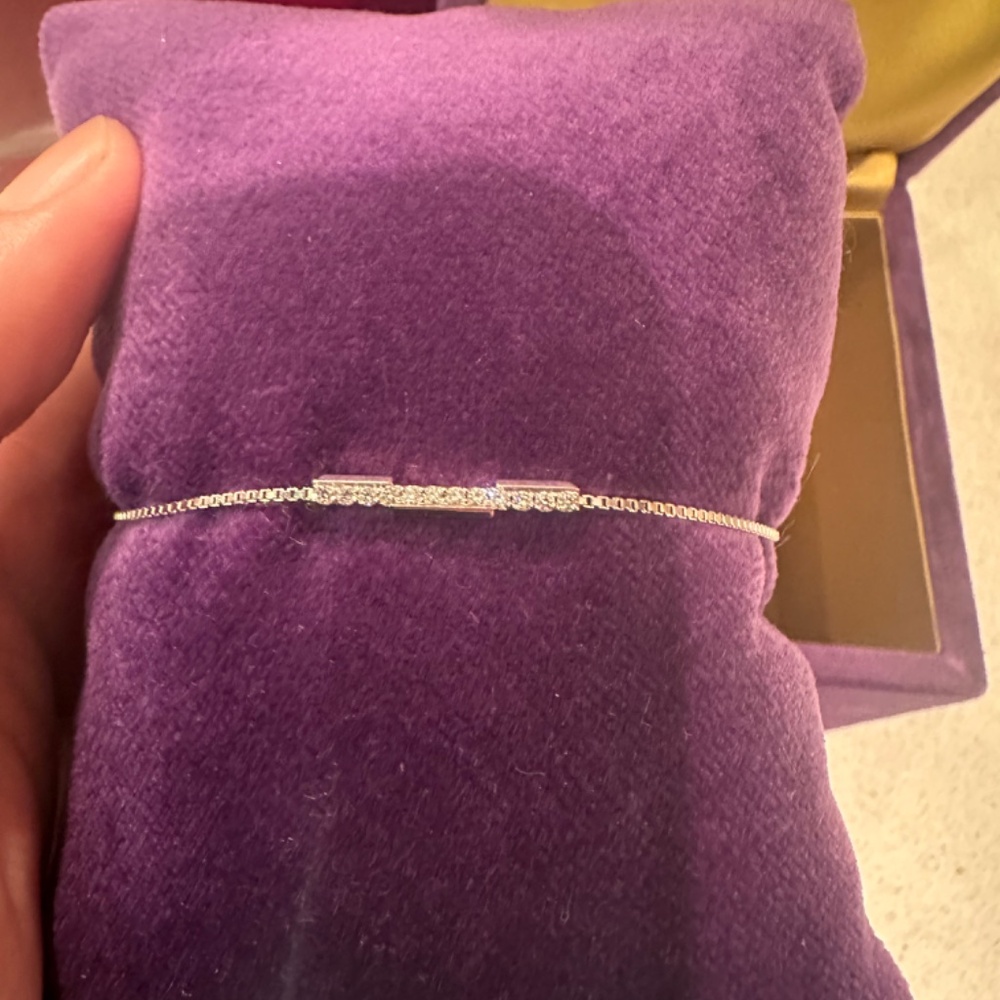 Diamond Gucci Tennis Bracelet - Picture 5 of 5